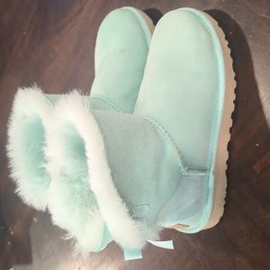 Light turquoise ugg boots, size 6